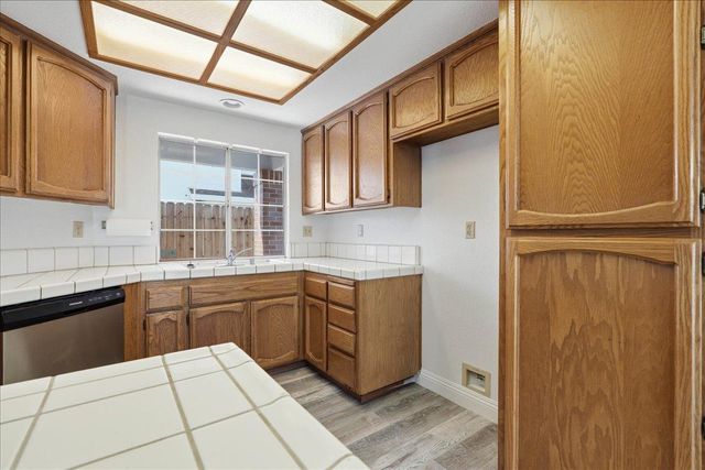 8113 Halladale Ct, Sacramento, CA 95829