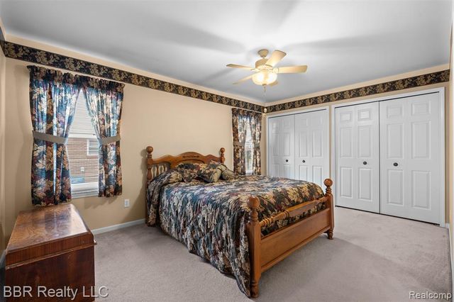 22264 Oakwood Street, Trenton, MI 48183