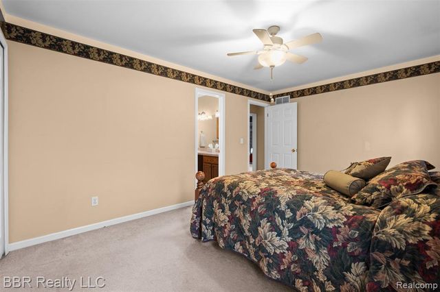 22264 Oakwood Street, Trenton, MI 48183