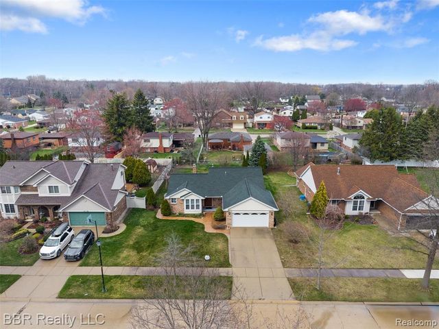 22264 Oakwood Street, Trenton, MI 48183