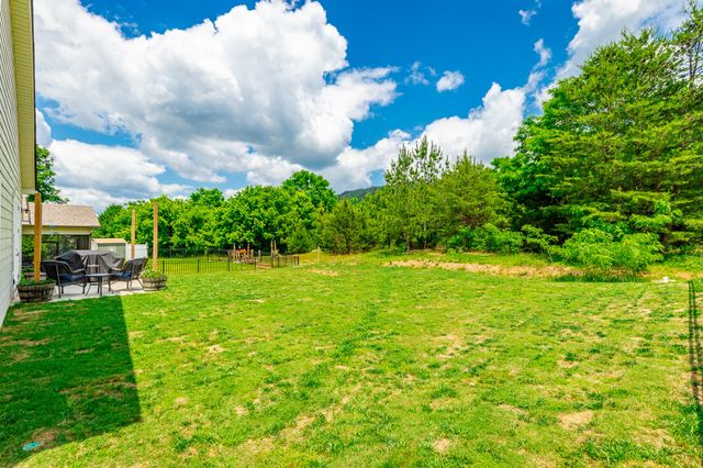 8908 Little Pine Lane, Ooltewah, TN 37363