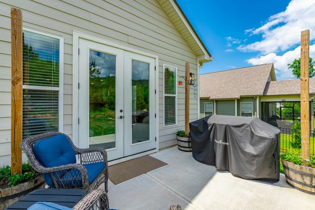 8908 Little Pine Lane, Ooltewah, TN 37363