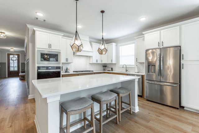 8908 Little Pine Lane, Ooltewah, TN 37363