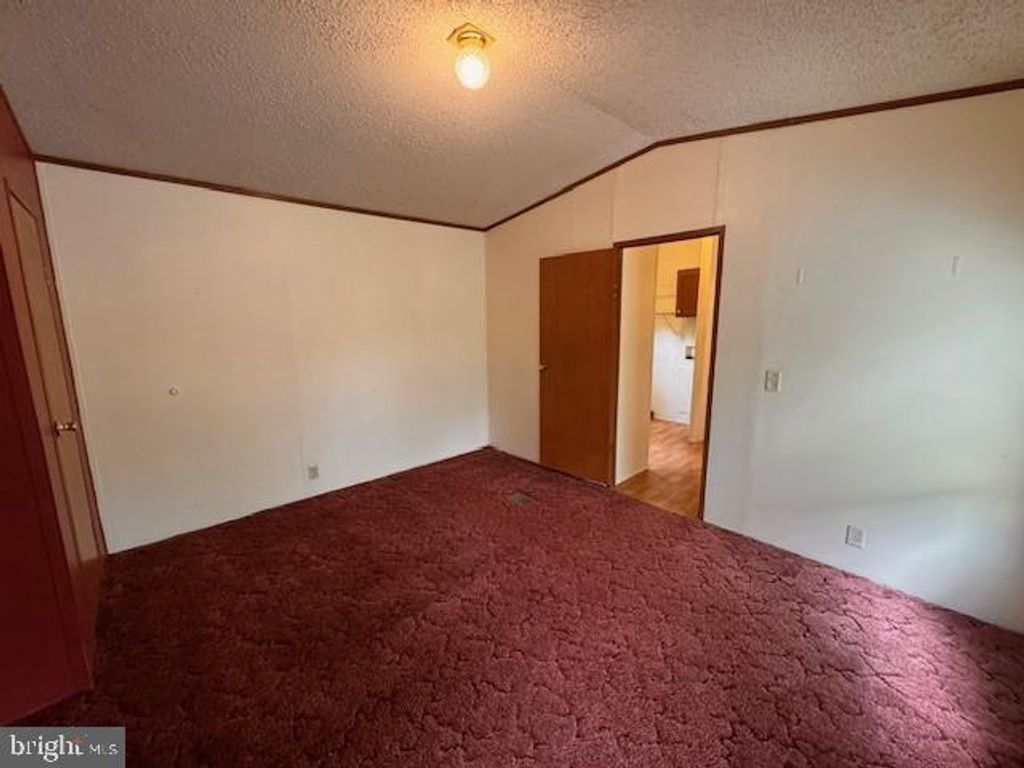 276 BIRCHWOOD DR, Saylorsburg, PA 18353