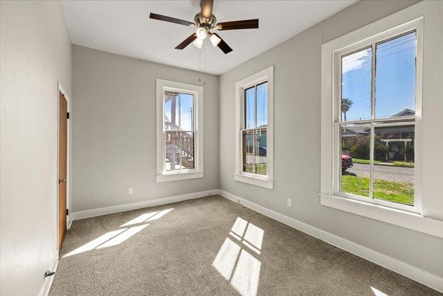 1614 Avenue O, Galveston, TX 77550