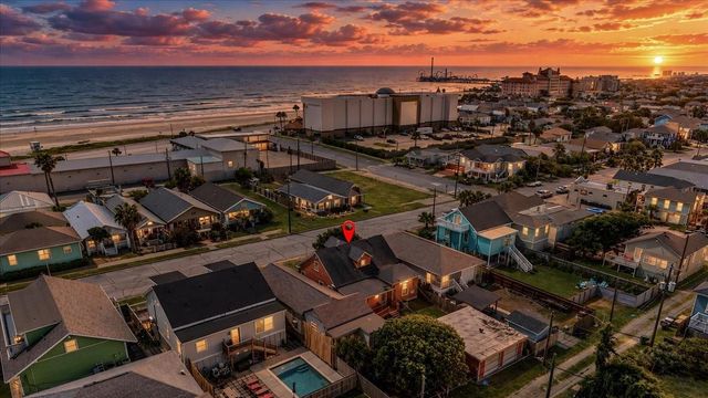1614 Avenue O, Galveston, TX 77550