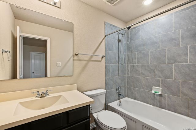 266 HOLLAND PARK, Schertz, TX 78108