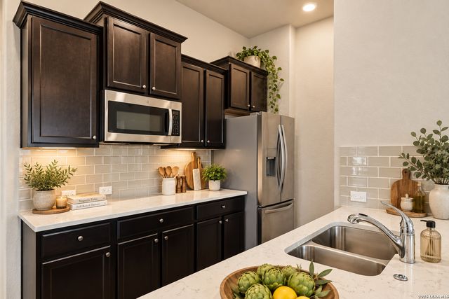 266 HOLLAND PARK, Schertz, TX 78108