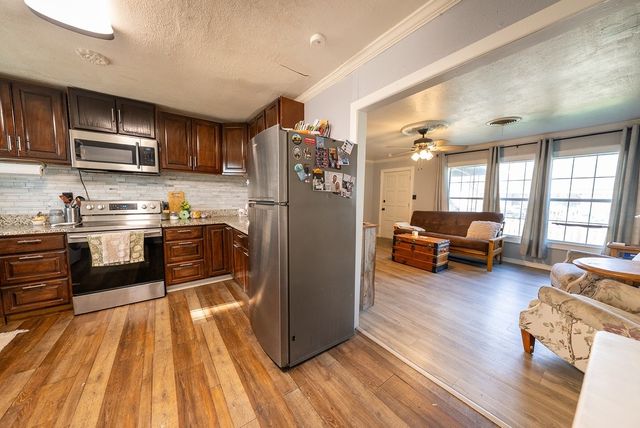 662 N Barton Street, Stephenville, TX 76401