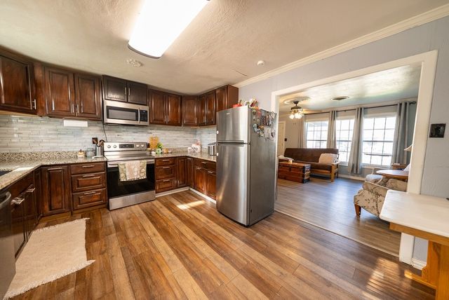 662 N Barton Street, Stephenville, TX 76401