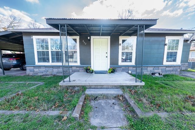 662 N Barton Street, Stephenville, TX 76401