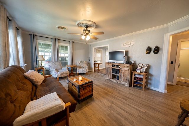 662 N Barton Street, Stephenville, TX 76401