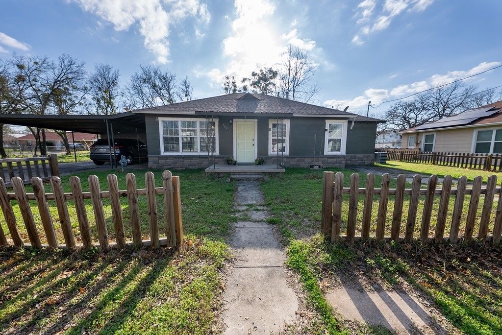 662 N Barton Street, Stephenville, TX 76401