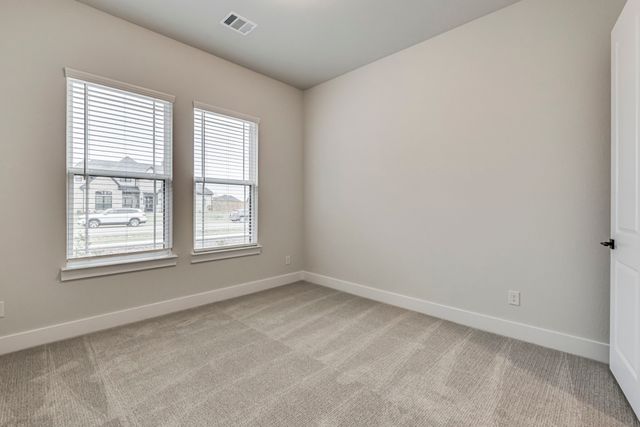211 Lakota Parkway, Waxahachie, TX 75165