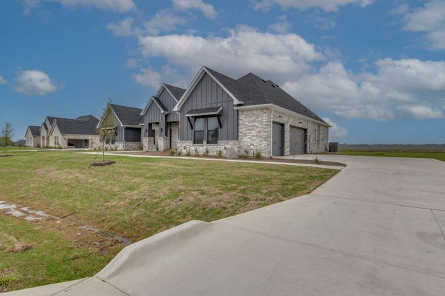 211 Lakota Parkway, Waxahachie, TX 75165