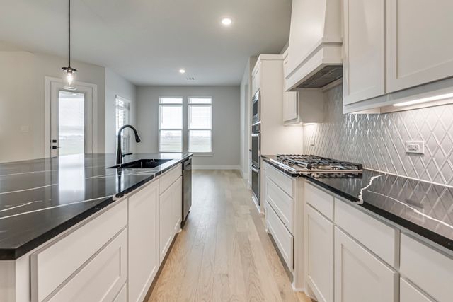 211 Lakota Parkway, Waxahachie, TX 75165