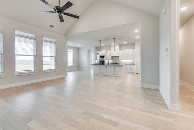 211 Lakota Parkway, Waxahachie, TX 75165