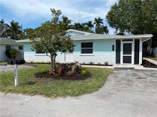 1751 Smugglers CV # B, Naples, FL 34112