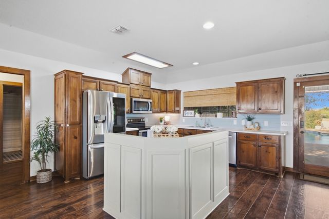 950 Johnson Bend Road, Weatherford, TX 76088