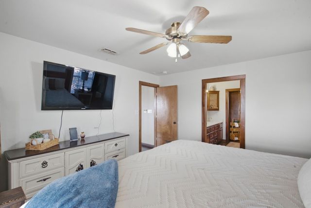 950 Johnson Bend Road, Weatherford, TX 76088