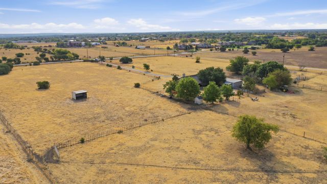 950 Johnson Bend Road, Weatherford, TX 76088
