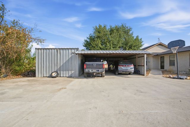 950 Johnson Bend Road, Weatherford, TX 76088
