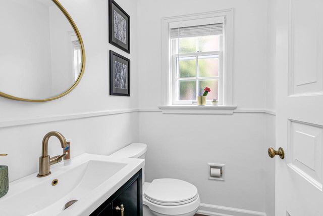 6353 N Berkeley BOULEVARD, Whitefish Bay, WI 53217