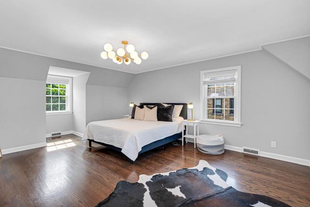 6353 N Berkeley BOULEVARD, Whitefish Bay, WI 53217