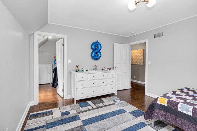 6353 N Berkeley BOULEVARD, Whitefish Bay, WI 53217