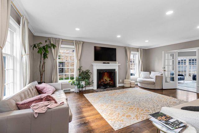 6353 N Berkeley BOULEVARD, Whitefish Bay, WI 53217