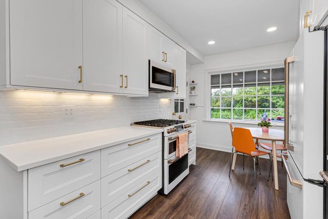 6353 N Berkeley BOULEVARD, Whitefish Bay, WI 53217