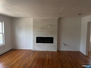 2450 7th Street, Fort Lee, NJ 07024