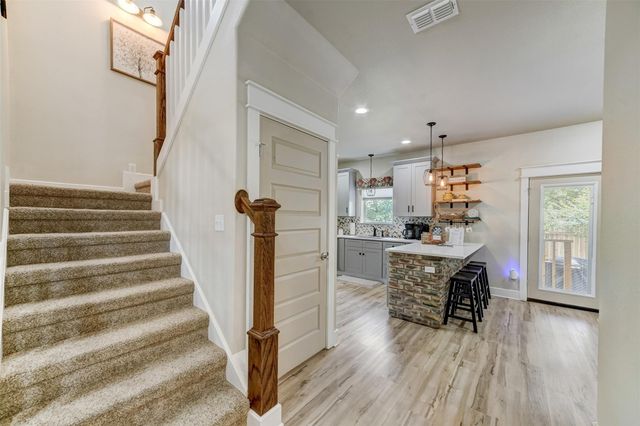 1103 Farm ST, Bastrop, TX 78602