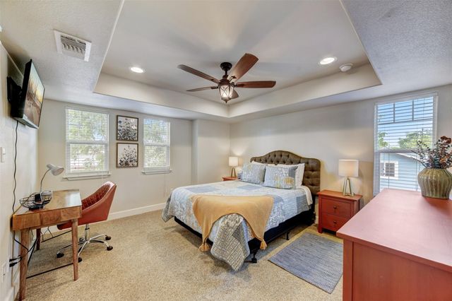 1103 Farm ST, Bastrop, TX 78602