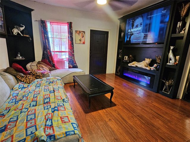 315 S Mable Street, Ferris, TX 75125