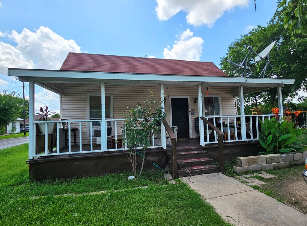 315 S Mable Street, Ferris, TX 75125