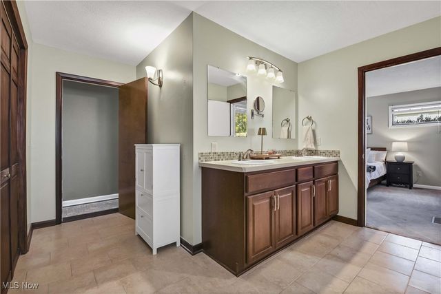 16486 S Red Rock Drive, Strongsville, OH 44136