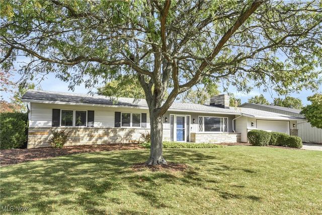 16486 S Red Rock Drive, Strongsville, OH 44136