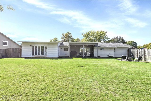 16486 S Red Rock Drive, Strongsville, OH 44136