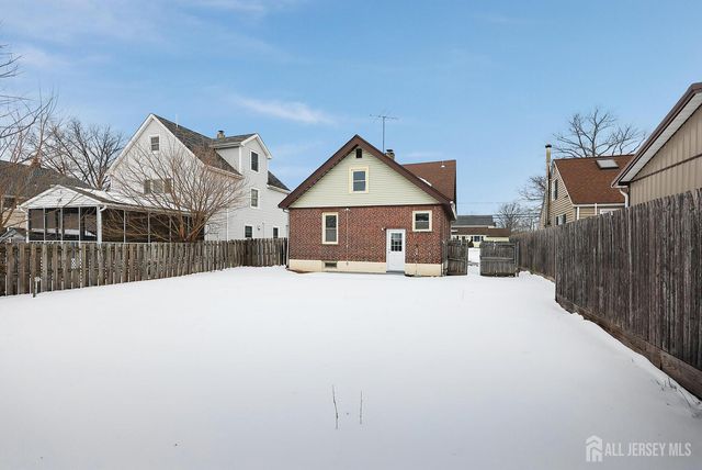 216 Chestnut Street, Middlesex, NJ 08846