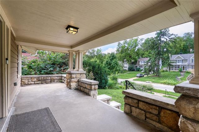 4937 Westwood Road, Kansas City, MO 64112