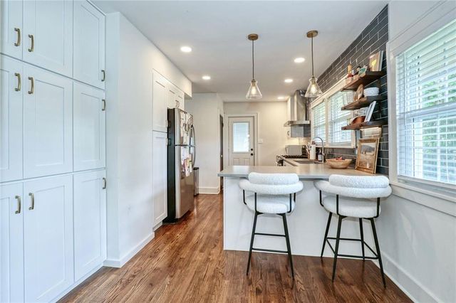4937 Westwood Road, Kansas City, MO 64112