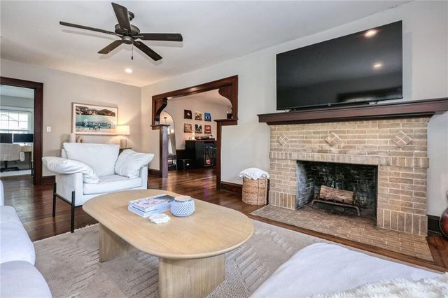 4937 Westwood Road, Kansas City, MO 64112