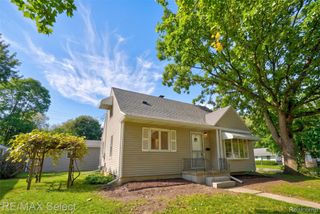 1602 Blackberry Lane, Flint, MI 48507