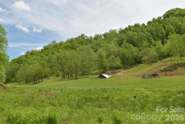 8200 Caney Fork Road, Cullowhee, NC 28723