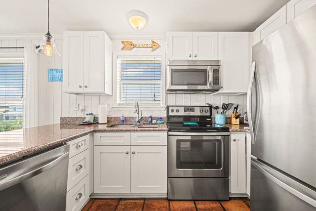 7472 Sunset Harbor Drive, 333, Navarre, FL 32566