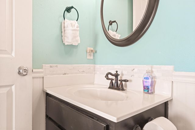 7472 Sunset Harbor Drive, 333, Navarre, FL 32566