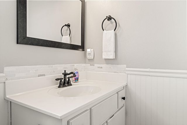 7472 Sunset Harbor Drive, 333, Navarre, FL 32566