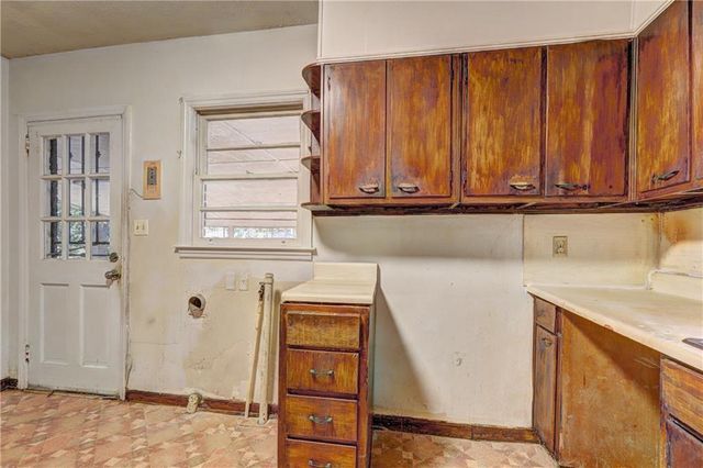 2200 Beecher SW Circle, Atlanta, GA 30311