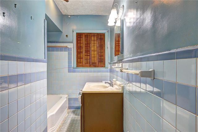 2200 Beecher SW Circle, Atlanta, GA 30311